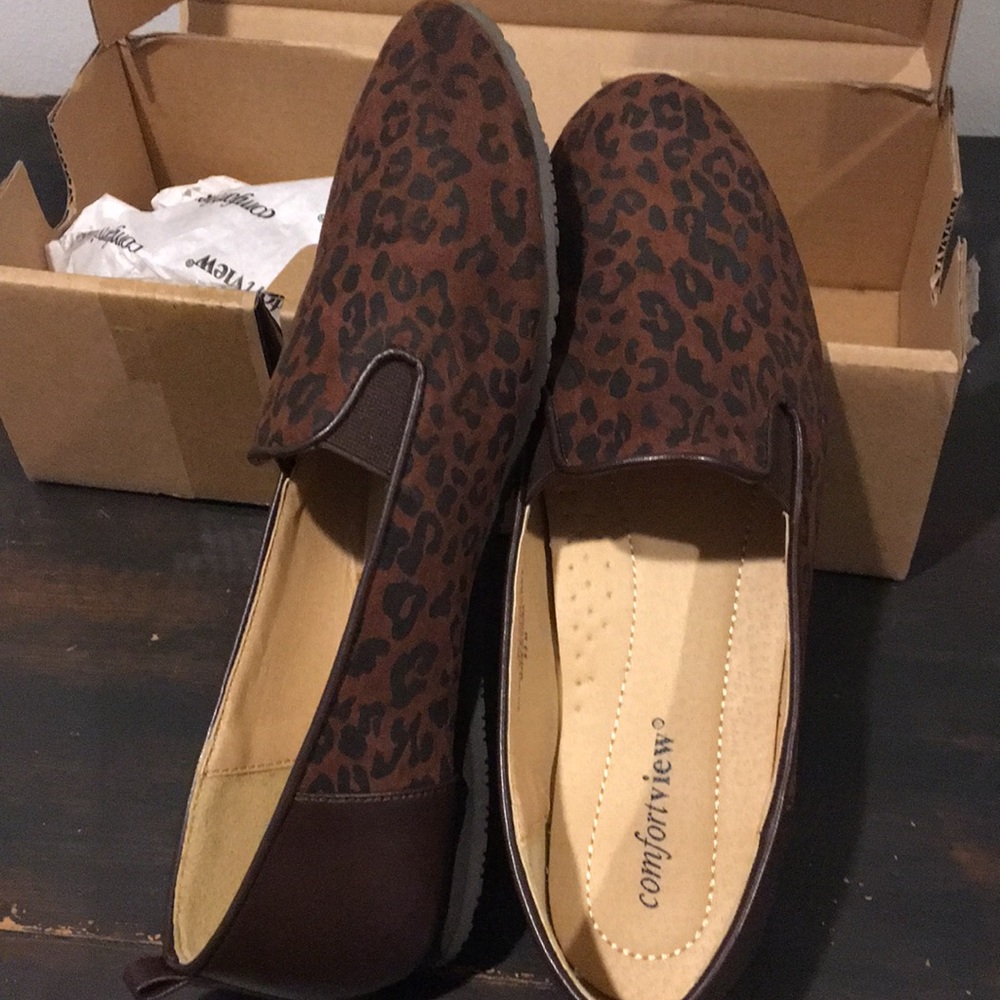 Brown leopard print shoes